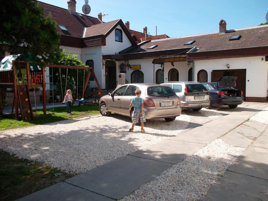 Hotel Palota Budapeste Exterior foto